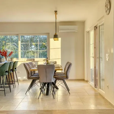 Serenity Вилла Ninski Stanovi